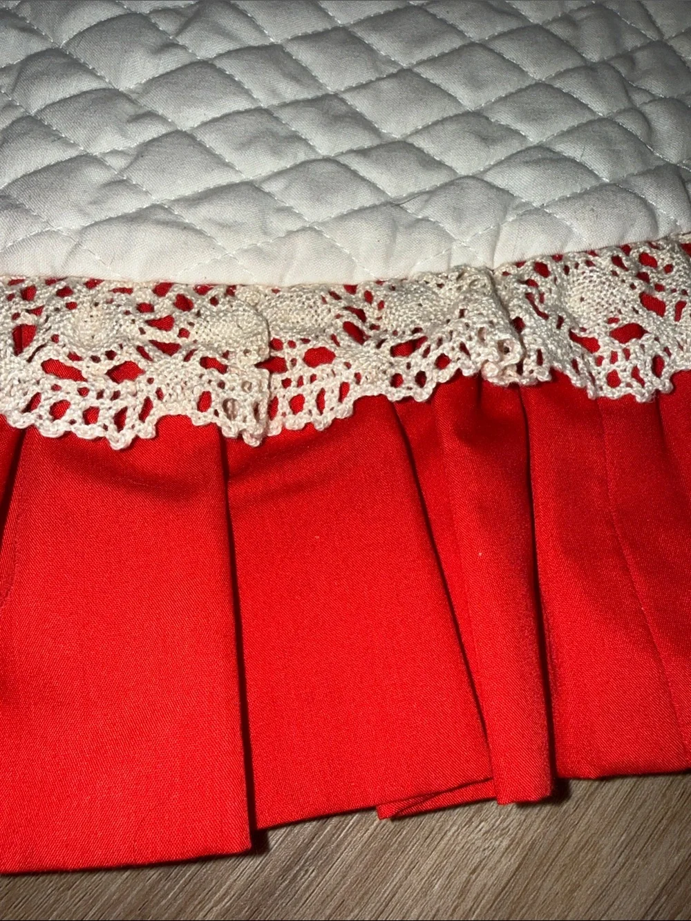 Vintage Bear Red & Plaid Quilted Tree Skirt With Lace and Red Ruffle